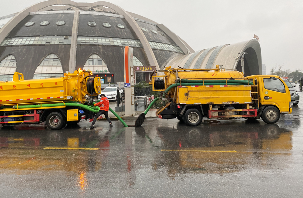 大棚村商场管道清淤